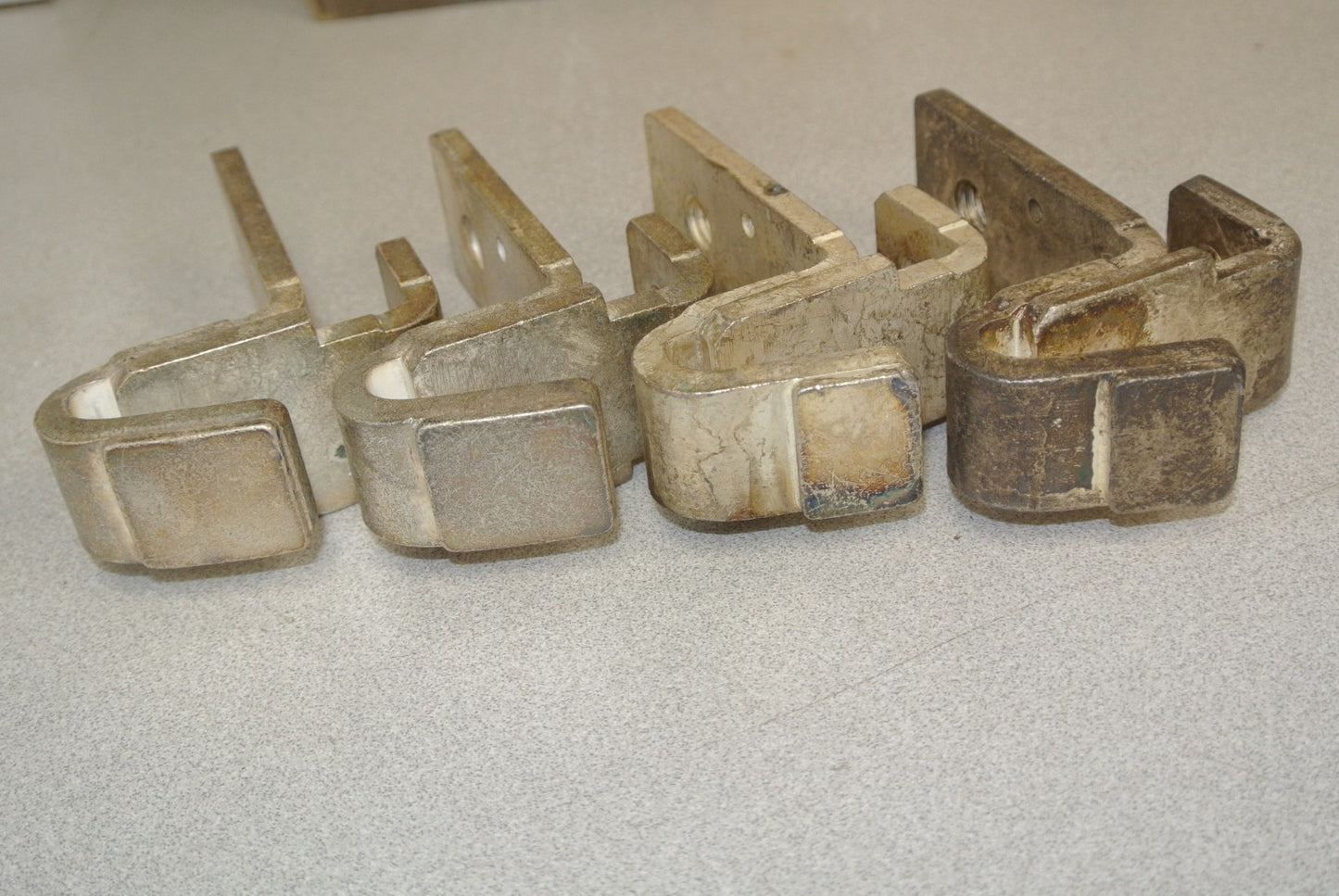 LOT of 4 / ALLEN-BRADLEY BUL. 702 LOWER CONTACT ONLY / SIZE 5 / from Z-34042