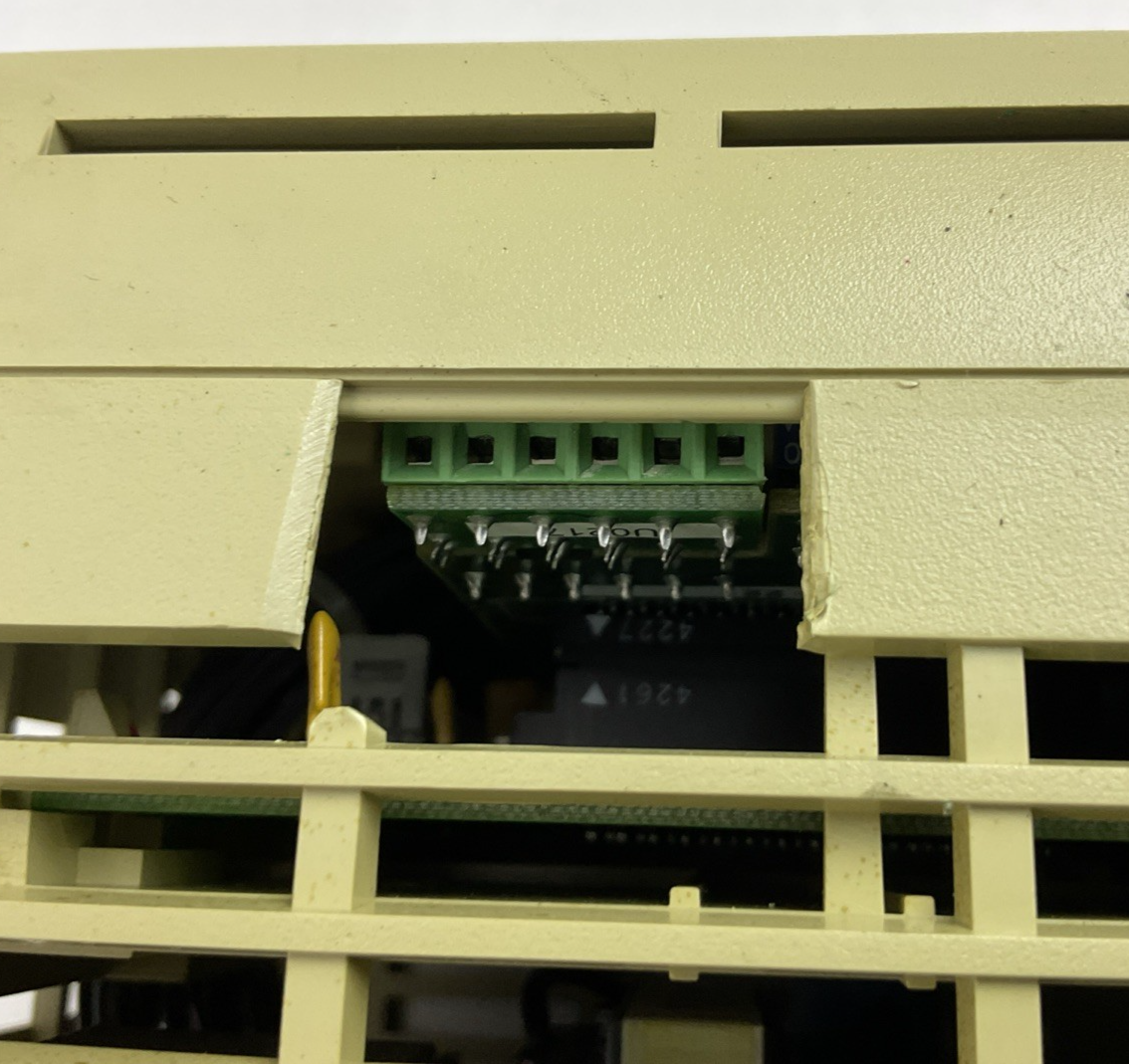 YASKAWA CIMR-P7U45P5 AC DRIVE OUTPUT 3PH 0-480V 12.5A 9.5kVA INPUT 3PH 380-480V