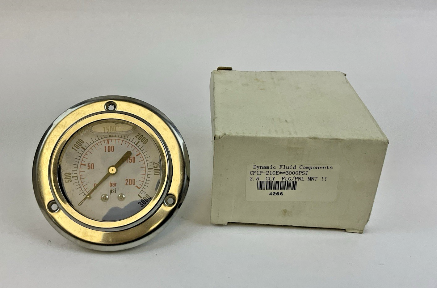 DFC CF1P-210E DYNAMIC PRESSURE GAUGE 2.5" FACE 0-3000PSI PRESSURE RANGE