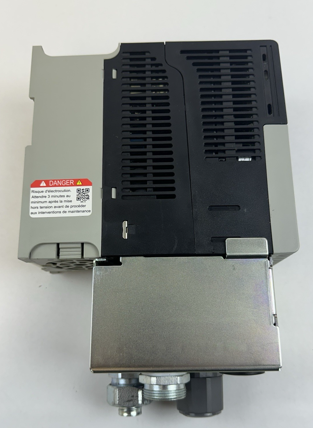 ALLEN BRADLEY 25B-D4P0N104 POWERFLEX 525 AC DRIVE FRN 5.001 SER A W/ 25-JBAA