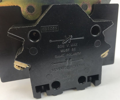 GE CR205X300A AUX CONTACT KIT 1 NO FOR CR205-208 DEVICES NEMA SIZE 3