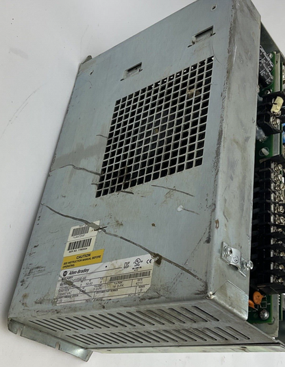 ALLEN BRADELY 2098-DSD-HV030-SE SERVO DRIVE SER.B  3PH FIRM. V1.53 ***PARTS***