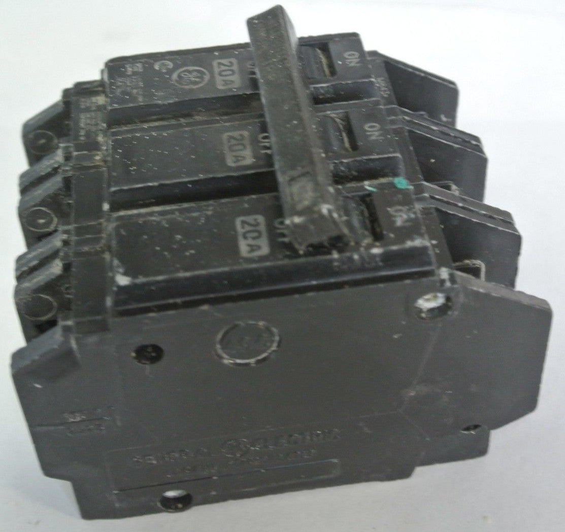 GENERAL ELECTRIC CIRCUIT BREAKER - 20A - 3-POLE w/ COMMON TRIP