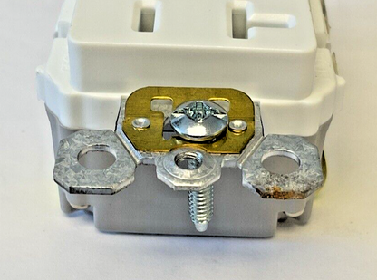 LEGRAND 2097W GFCI DUPLEX RECEPTACLE 20A 125VAC 60HZ RADIANT****LOTOF5****