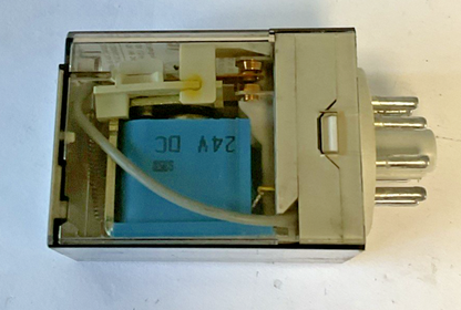 ALLEN BRADLEY 700-HA32Z24 SER D  RELAY  250VAC 10A 30VDC****LOTOF2****