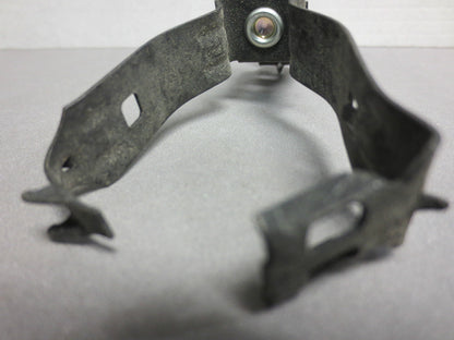 COOPER B-LINE BG-16-G-8-12 CONDUIT TRAPEZE FASTENERS NEW LOT of approx. 80