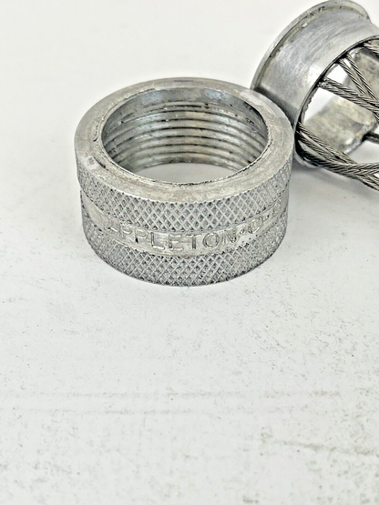 APPLETON - CGSR7 - STRAIN RELIEF CONNECTOR - 1/2 INCH, 3/4 INCH HUB SIZE CG-SR7