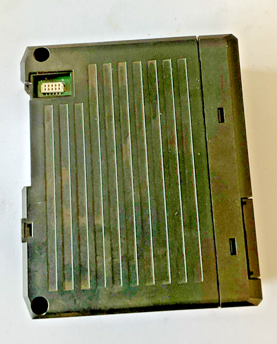 KEYENCE IV2-G30F SENSOR AMPLIFIER 24VDC 1.8A