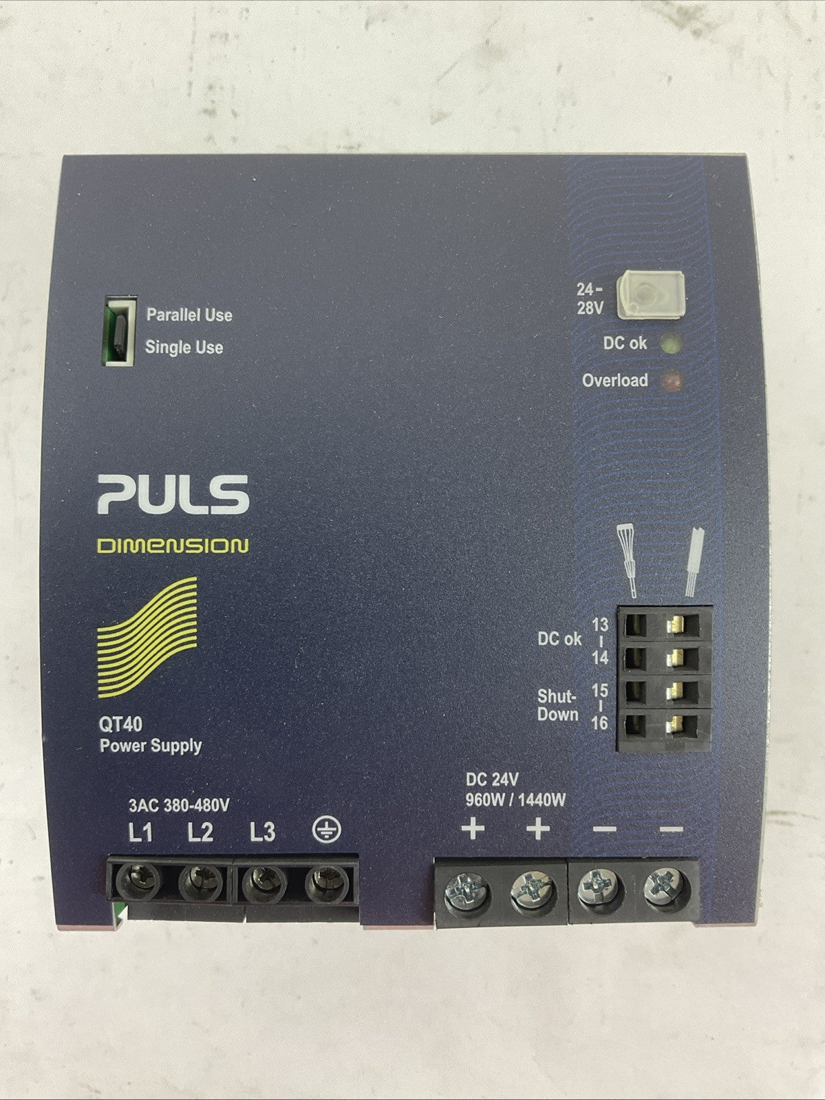 PULS QT40.241 POWER SUPPLY OUTPUT 24-28VDC INPUT 380-480VAC 1.8-1.3A 50-60HZ