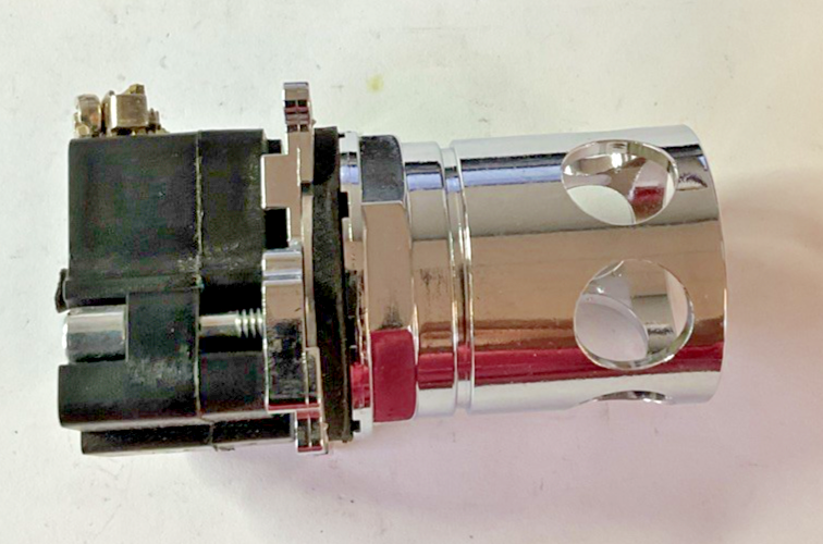EATON 10250ED1197 ILLUMINATED PUSH BUTTON 120V SER.B2 W/GUARD ATTACHMENT
