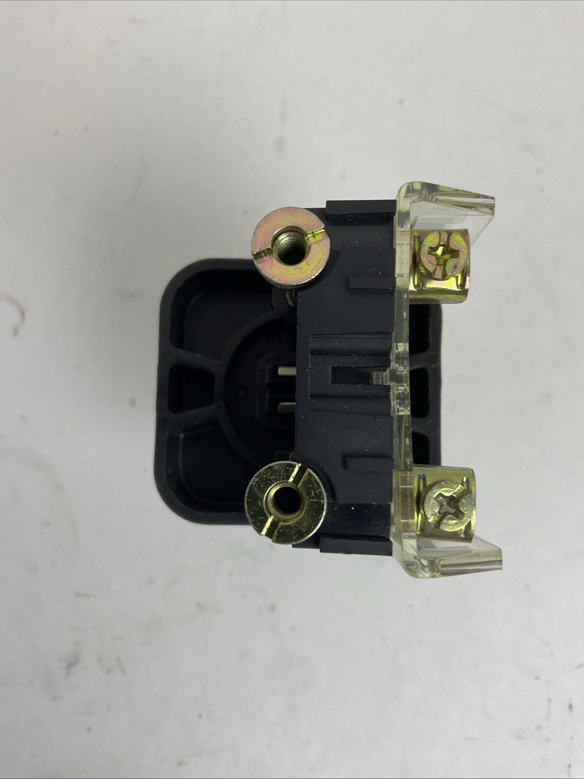 ALLEN BRADLEY 800T-Q11A SER T 120V PILOT LIGHT TYPE 4, 13 AMBER LENS