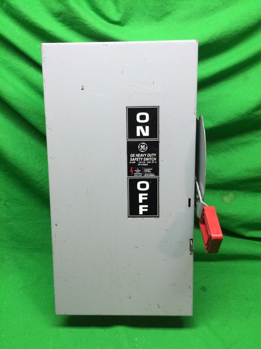 GENERAL ELECTRIC TH4322 60 AMP FUSIBLE SAFETY SWITCH TYPE 1