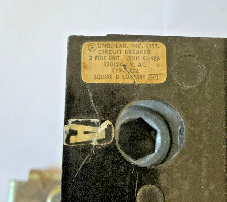 SQUARE D Q2-21125 CIRCUIT BREAKER 125A 120/240 2POLE TYPE Q2