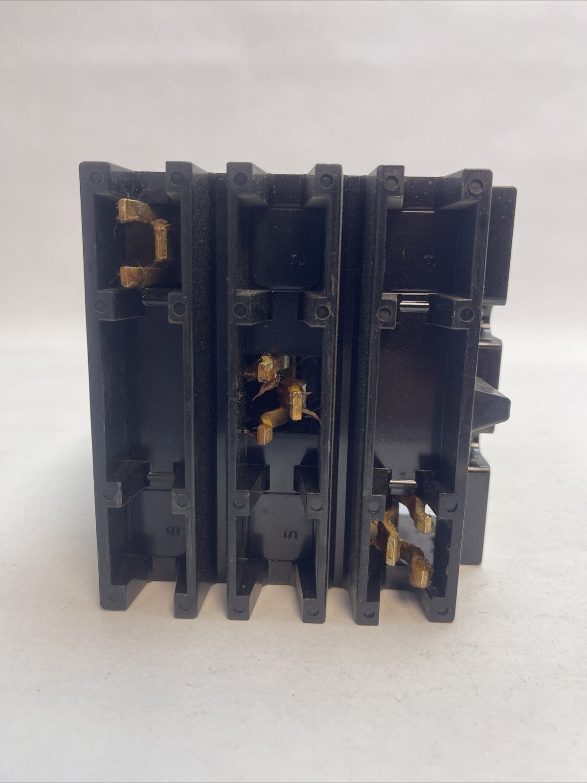 SQUARE D FH36015 CIRCUIT BREAKER 250VDC 600VAC 15AMP 3POLE
