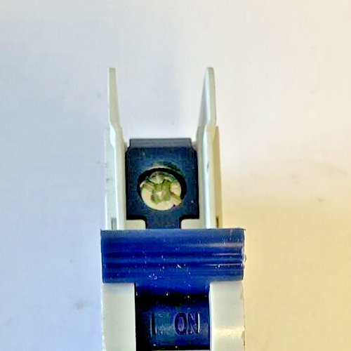 CONNECT POWER BR1C05AC CIRCUIT BREAKER C0.5 277VAC 10KA ***LOTOF3***