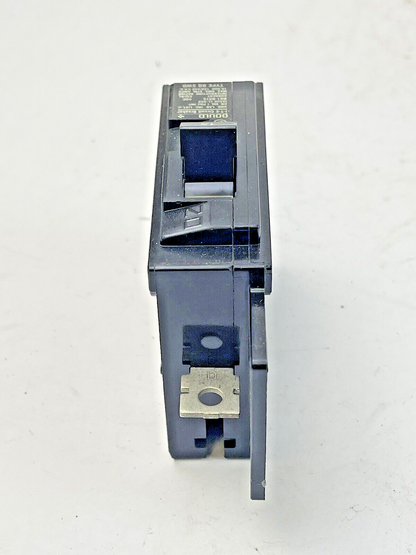 GOULD **BOX OF 6** - BQ1-B015 - BOLT-ON CIRCUIT BREAKERS -15A/1POLE/240VAC - NEW
