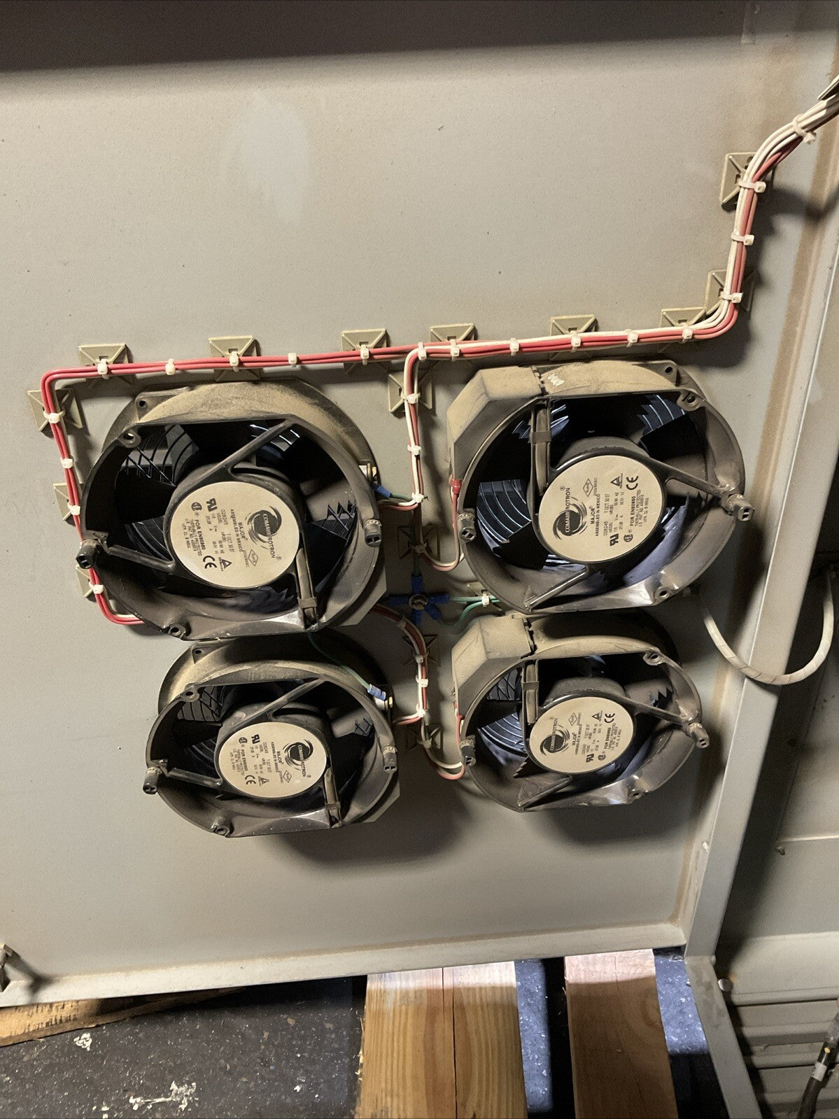EATON CPX100.  100HP CUTLER  HAMMER DRIVE 480VAC 3PH HAMMSVX100A1-4A1N1 VFD