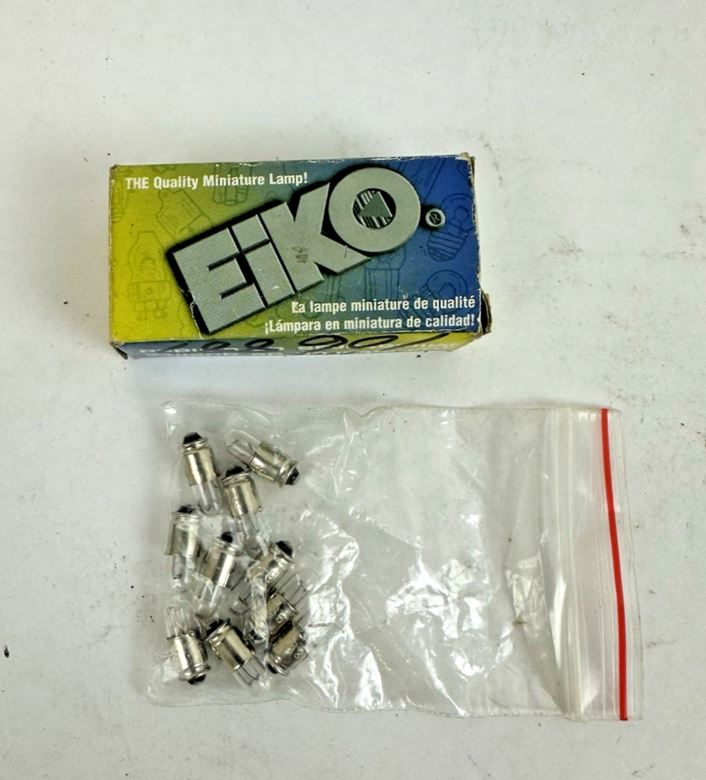 EIKO 386 MINIATURE LIGHT BULBS LAMP BOX OF 10 LOT OF 4