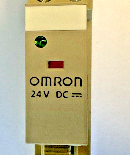 OMRON 1396CX SOCKET 5A 250V W/ G2R-2-SND RELAY ***LOTOF2***