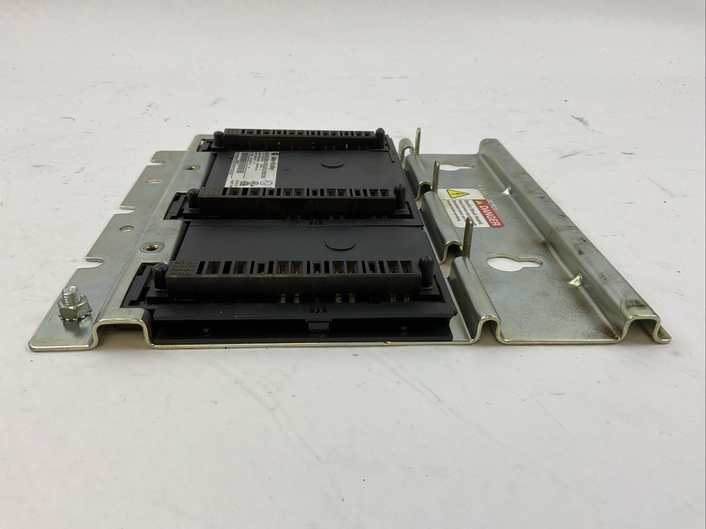 ALLEN BRADLEY 2094-PRS2 SER A 2 AXIS SLIM POWER RAIL 230VAC 425VDC 6A