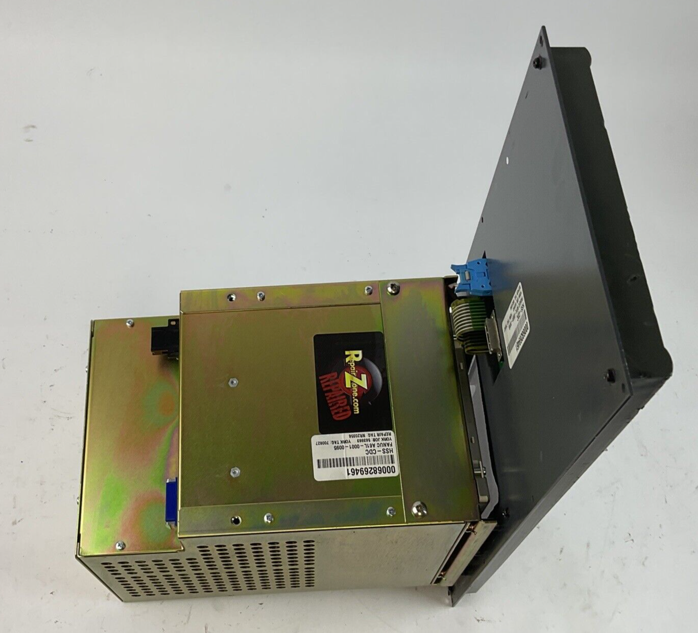 GE FANUC A16L-0001-0095 CRT/MDI UNIT 9" MONITOR WITH CONTROL PANEL