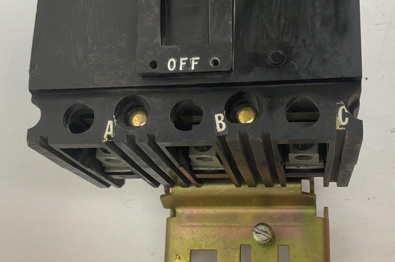 SQUARE D FA 34015 CIRCUIT BREAKER  480VAC 250VDC 3POLE