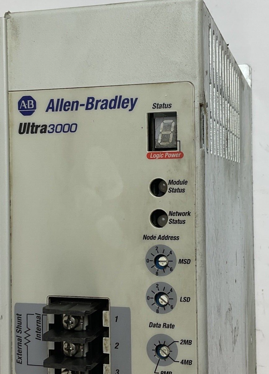 ALLEN BRADLEY  2098-DSD-HV220-SE SERVO DRIVE SER.B  3PH FIRM V1.60 COVER BROKEN