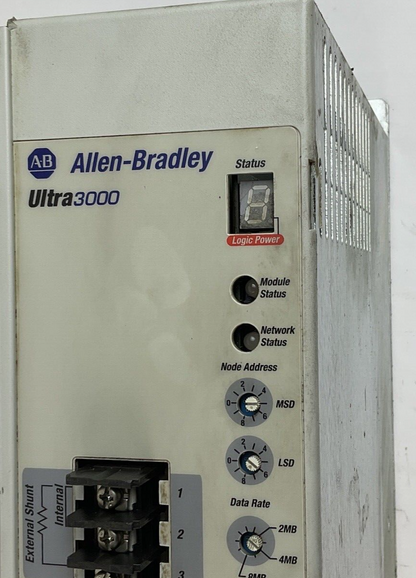 ALLEN BRADLEY  2098-DSD-HV220-SE SERVO DRIVE SER.B  3PH FIRM V1.60 COVER BROKEN