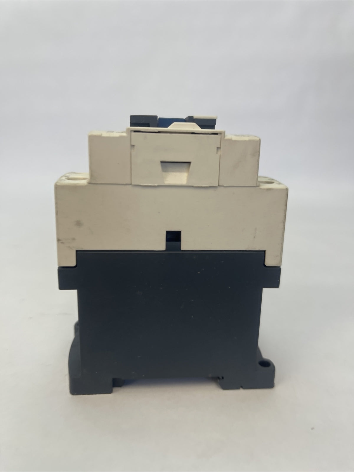 TELEMECANIQUE CAD50 BL CONTACTOR 600VAC 10A COIL 24VDC 2,4 W LAD4TBDL 5-24V
