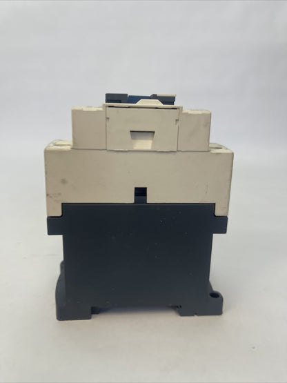 TELEMECANIQUE CAD50 BL CONTACTOR 600VAC 10A COIL 24VDC 2,4 W LAD4TBDL 5-24V