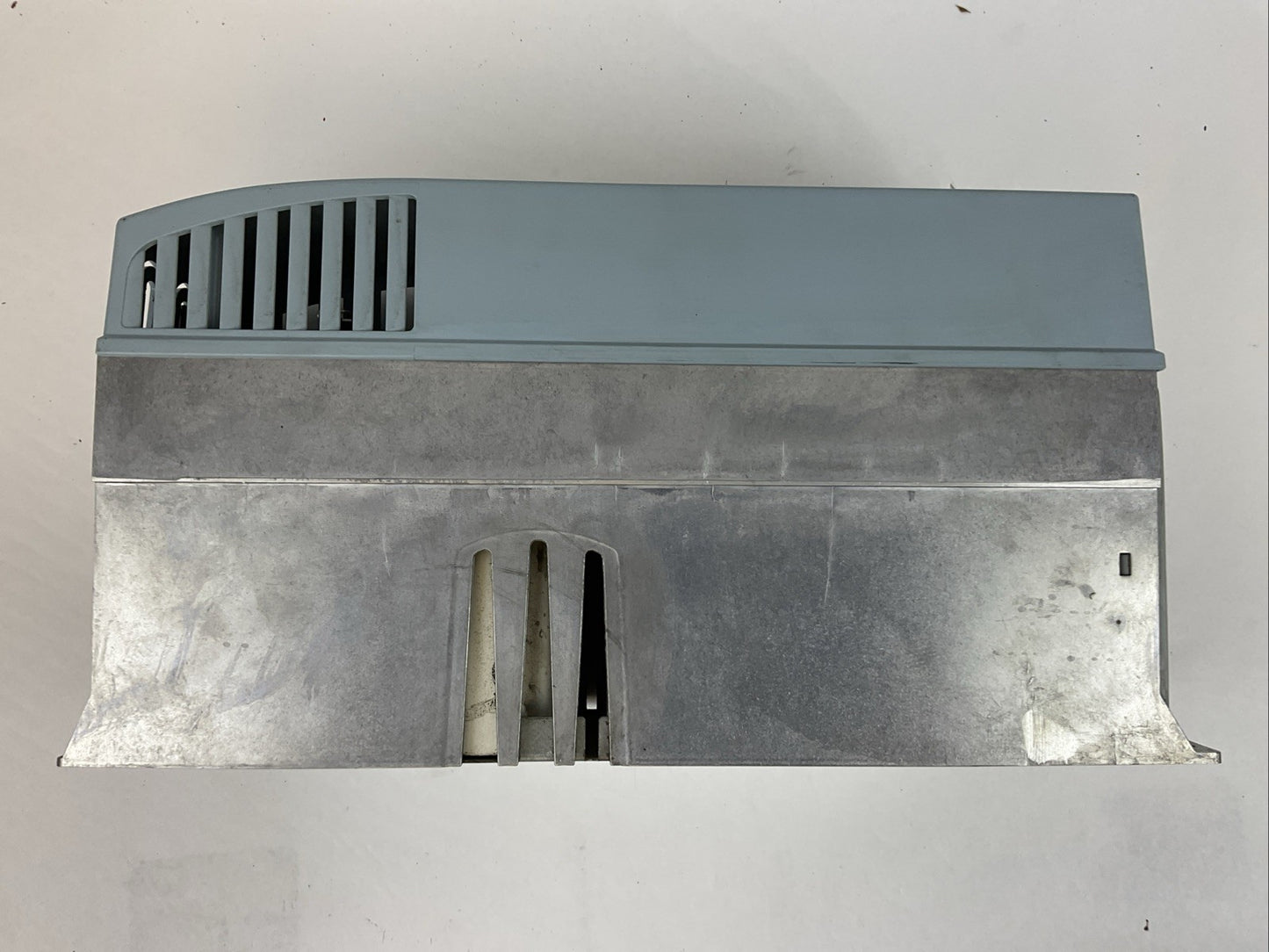 JOHNSON CONTROLS VS015410A-N0000 VARIABLE SPEED DRIVE OUTPUT V2:3-0-VIN 0-500HZ