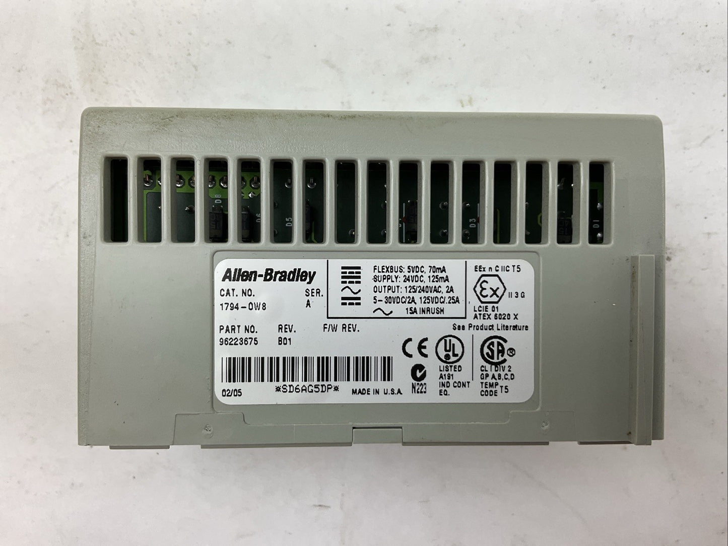 ALLEN BRADLEY 1794-OW8 SER A REV B01 RELAY OUTPUT MODULE