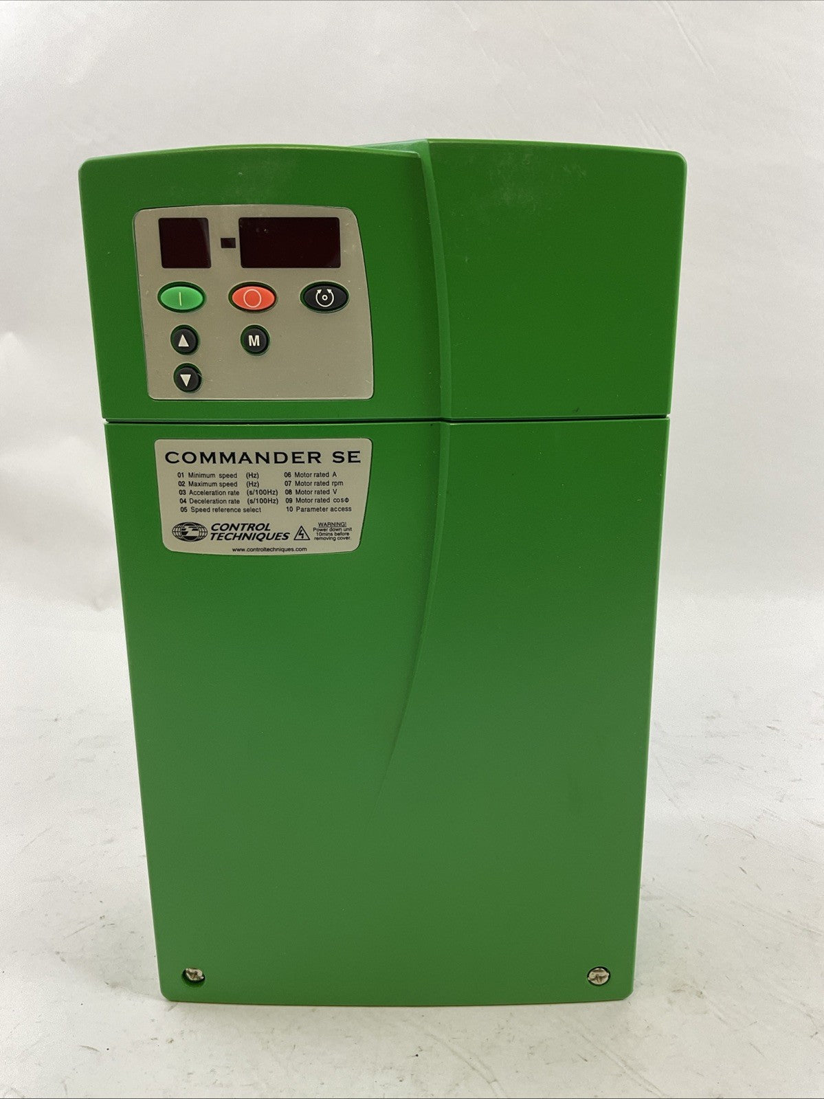 CONTROL TECHNIQUES COMMANDER SE33200550 INVERTER DRIVE 7.5HP 0-240VAC 25A