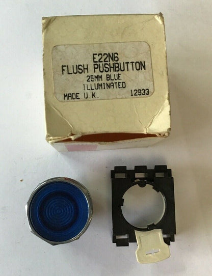 CUTLER HAMMER E22N6 FLUSH PUSH BUTTON 25MM ILLUM. BLUE  ***LOTOF2***