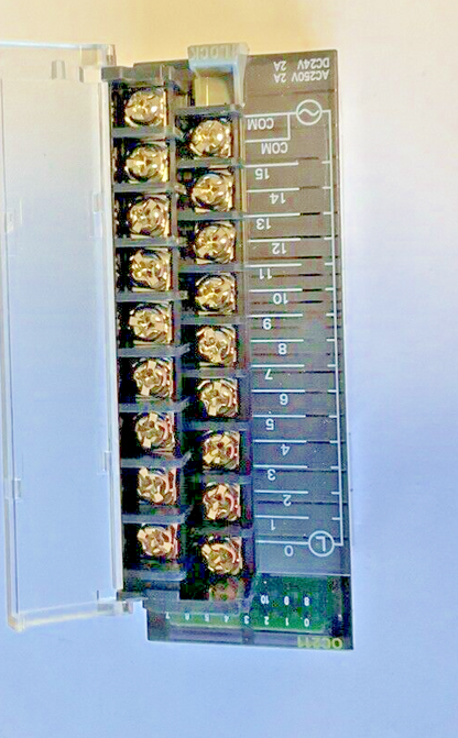 OMRON CJ1W-OC211 OUTPUT UNIT MODULE 250VAC
