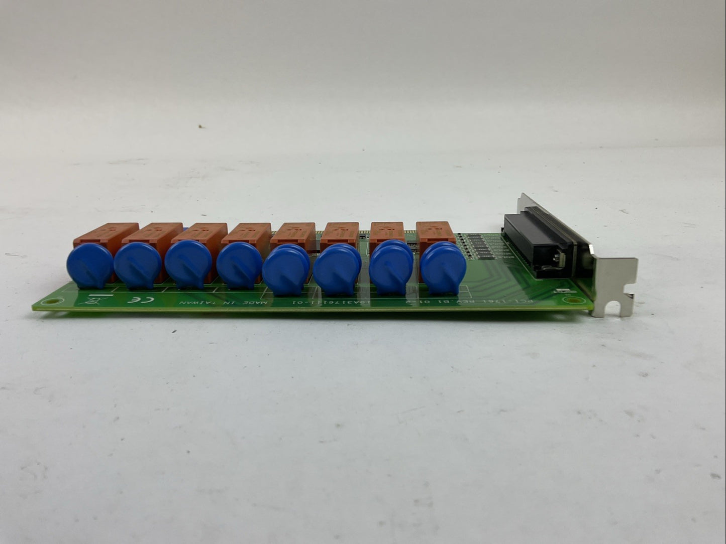ADVANTECH PCI-1761 8CH RELAY & 8 CH ISOLATED CIRCUIT BOARD
