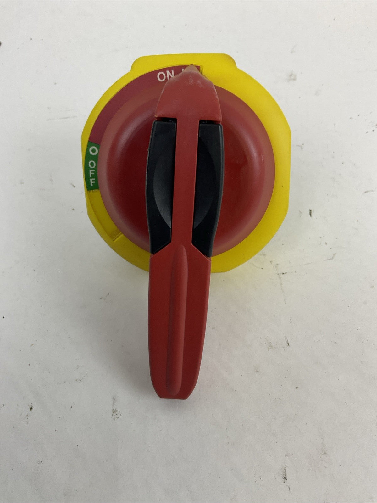 ALLEN BRADLEY 194R- PY SER A RED/YELLOW OPERATING HANDLE