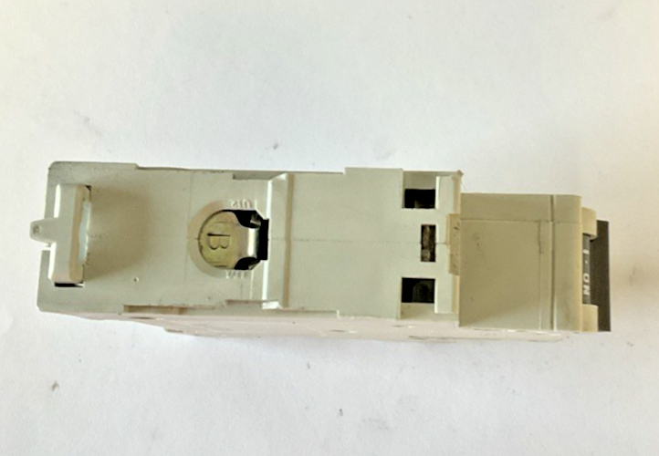 SCHNEIDER ELECTRIC C60 CIRCUIT BREAKER MULTI 9 D 1A 240VAC 10KA