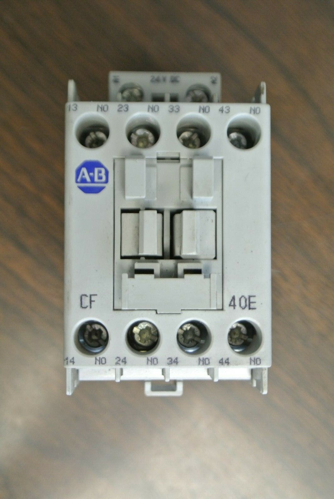 ALLEN-BRADLEY 700-CF400Z* / RELAY / 24VDC COIL