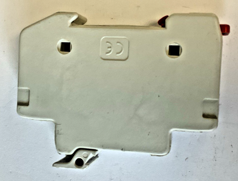 SIBA 10X38 FUSE HOLDER 690V***LOTOF3***