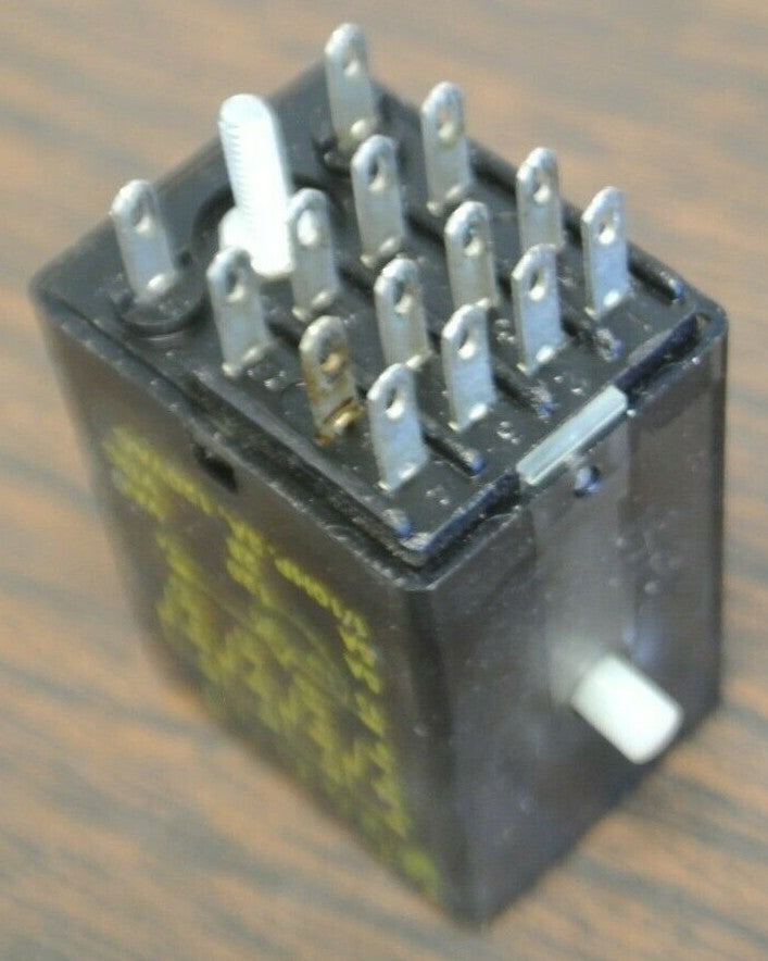 LOT of 4 / SQUARE D RS14M1V20 MINIATURE RELAY / 120V, 5A