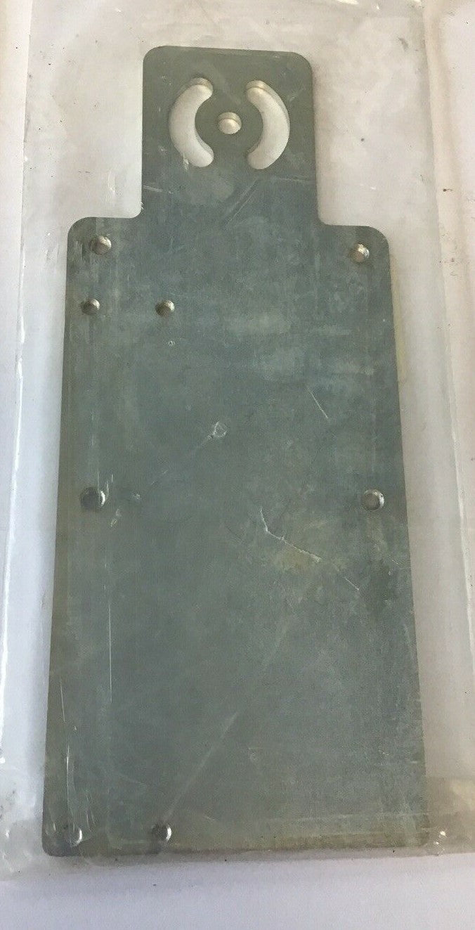 BANNER SMBAMS80PL52 BRACKET 10083 1105P ***LOTOF2***