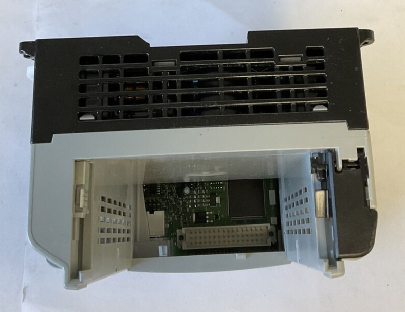 ALLEN BRADLEY 1764-24BWA MICROLOGIX 24 POINT CONTROLLER 24VDC SER.B