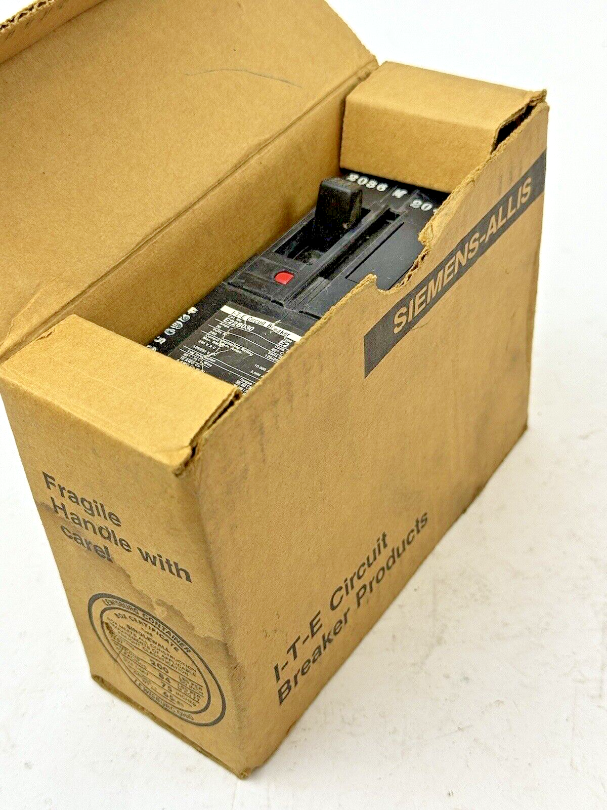 SIEMENS / ITE - ED22B030 - MOLDED CASE CIRCUIT BREAKER - 2 POLE/240 VAC/ 30A-NEW