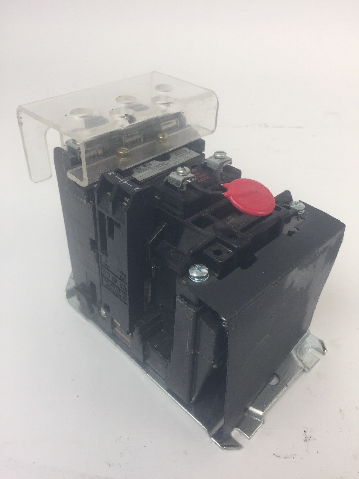 ALLEN BRADLEY 500F-AOD930 SIZE 0 STARTER 600VAC 5HP 18AMP CB236 115-120V 60HZ