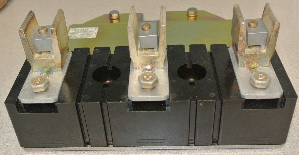 ALLEN-BRADLEY 1494F-C622 FUSE BLOCK ADAPTER PLATE KIT / 600V, 200A / NEW SURPLUS