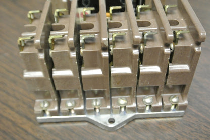 CLARK 5U8-76 / RELAY BUL. 7305 TYPE PM / 8 N.O. / 110-120V COIL / NEW SURPLUS