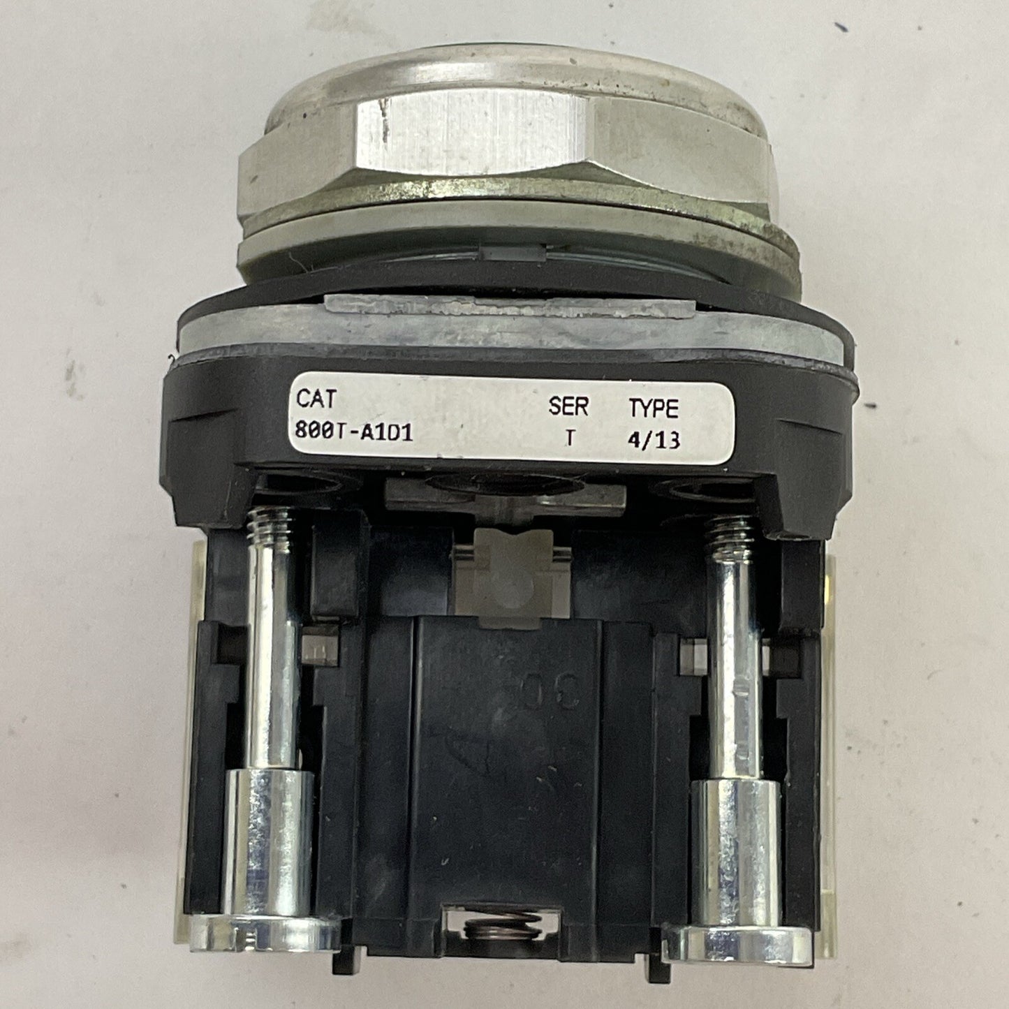 ALLEN BRADLEY 800T-A101 GREEN FLUSH HEAD PUSH BUTTON SER T TYPE 4/13