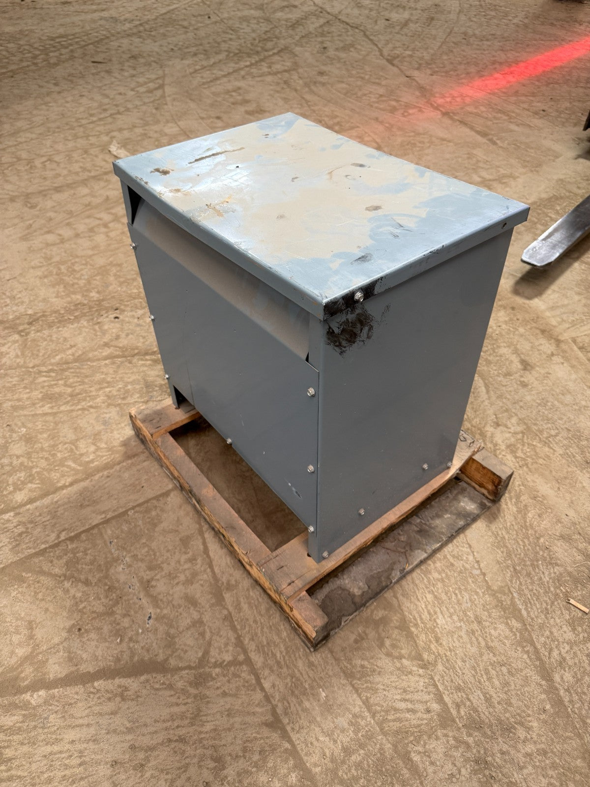 SQUARE D 30T6H 3PHASE INSULATED TRANSFORMER 30KVA H.V. 480 36A L.V. 240 72A