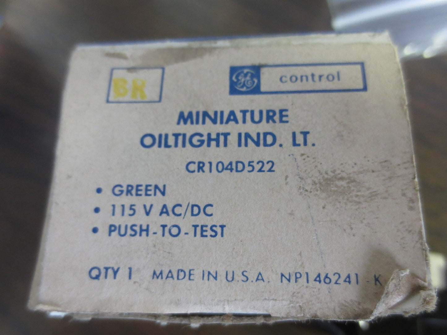 GENERAL ELECTRIC CR104D522 MINIATURE OILTIGHT INDICATOR LIGHT GREEN PUSH-TO-TEST